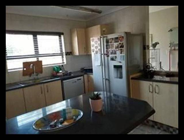 3 BEDROOM CLUSTER FOR SALE IN RAVENSWOOD